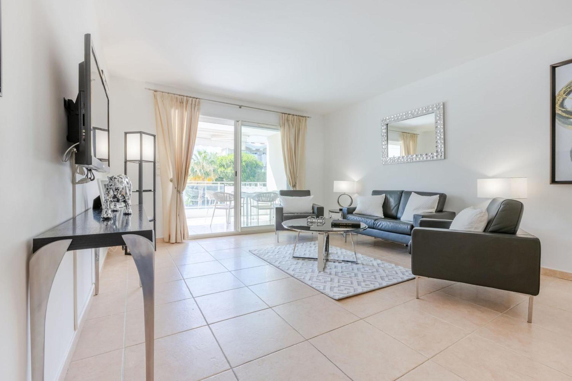 3-room In Prestigious Appartement Cannes